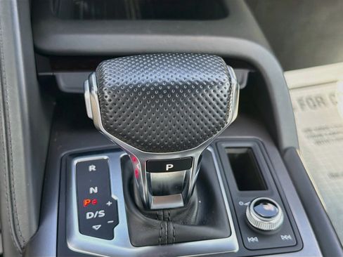 Used 2020 Audi R8 V10 w/ Carbon Exterior Package AWD/4WD image 25