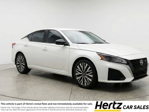 Used 2025 Nissan Altima 2.5 SV FWD image 1