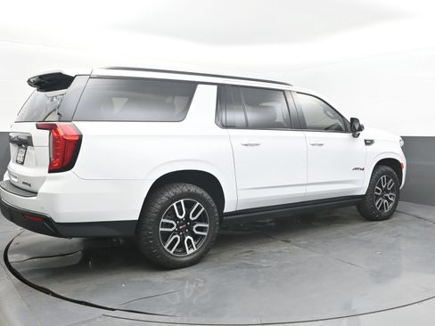 Used 2021 GMC Yukon XL AT4 w/ AT4 Premium Plus Package AWD/4WD image 9