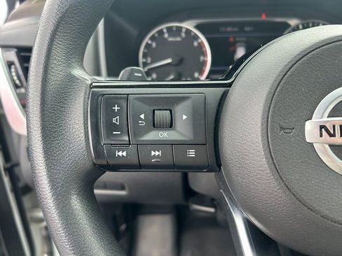 Used 2021 Nissan Rogue SV image 19