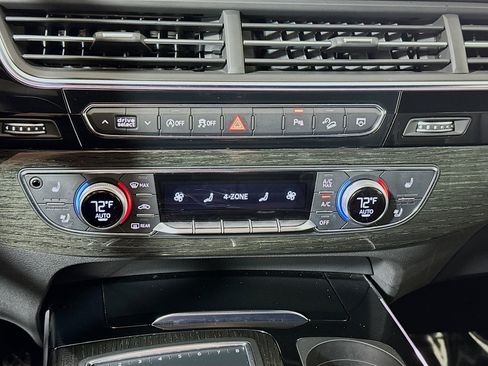 Used 2018 Audi Q7 3.0T Prestige w/ Prestige Package AWD/4WD image 16