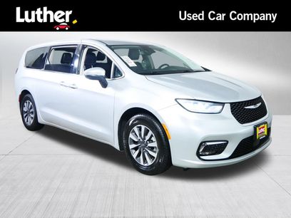 Used 2023 Chrysler Pacifica Touring-L
