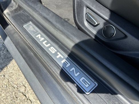 Used 2019 Ford Mustang GT Premium image 32