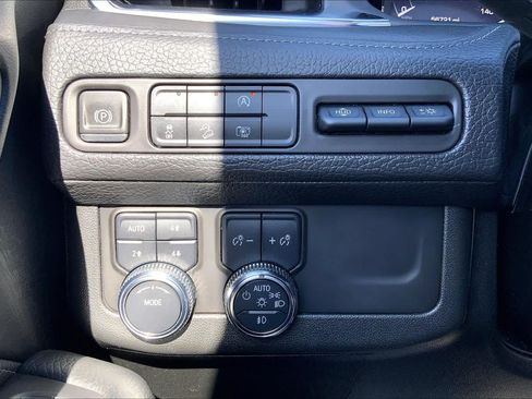 Certified 2024 GMC Yukon Denali AWD/4WD image 56