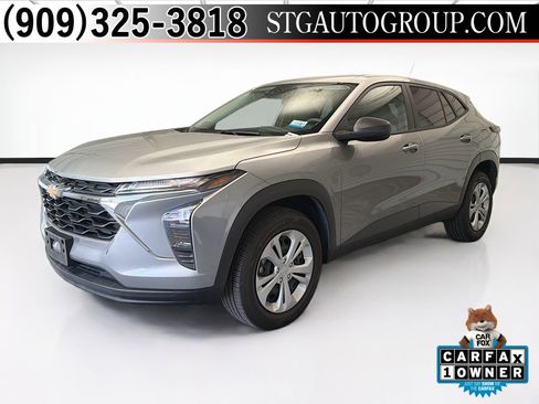 Used 2025 Chevrolet Trax LS w/ Driver Confidence Package FWD image 1
