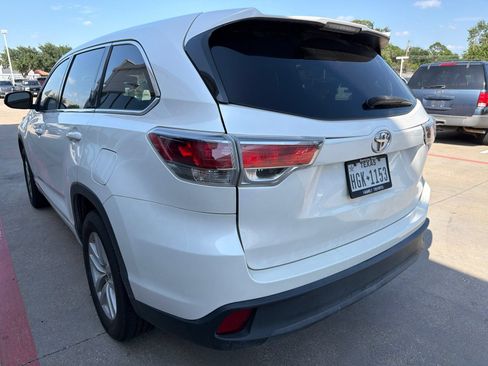 Used 2016 Toyota Highlander LE FWD image 6