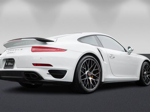 Used 2015 Porsche 911 Turbo S image 3