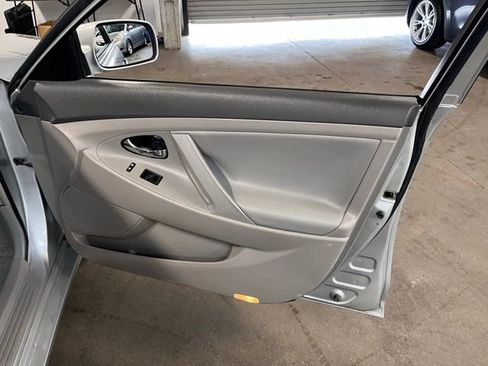 Used 2009 Toyota Camry Hybrid image 11