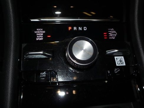 New 2023 Jeep Grand Cherokee Overland w/ Adv Protech Group III image 13