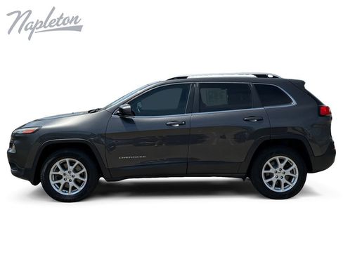 Used 2017 Jeep Cherokee Latitude w/ Safety/Convenience Group AWD/4WD image 2