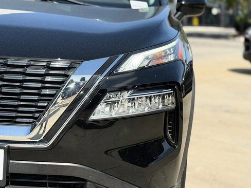 Used 2023 Nissan Rogue SV image 13