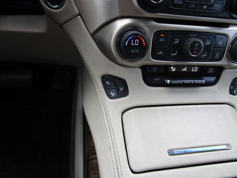 Used 2015 GMC Yukon Denali w/ Touring Package RWD image 14