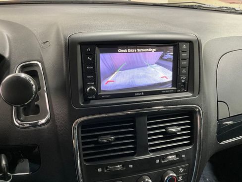 Used 2019 Dodge Grand Caravan SXT image 21