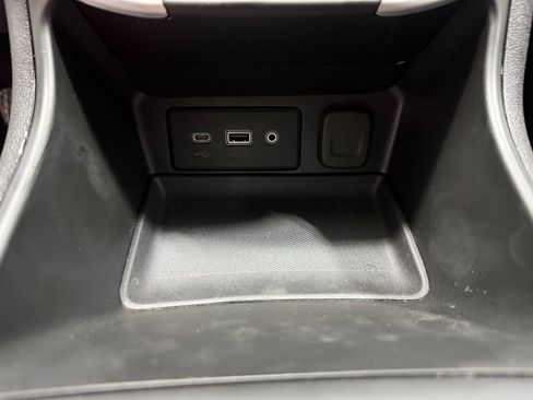 Used 2022 GMC Terrain SLE w/ Elevation Edition image 15