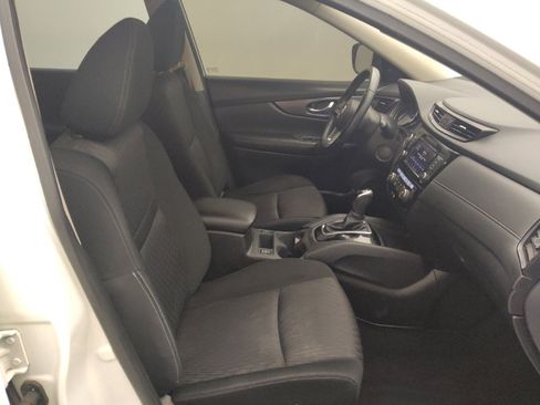 Used 2020 Nissan Rogue SV FWD image 21