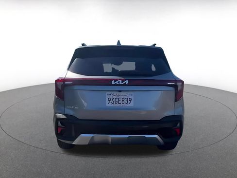 Used 2025 Kia Seltos S FWD image 12