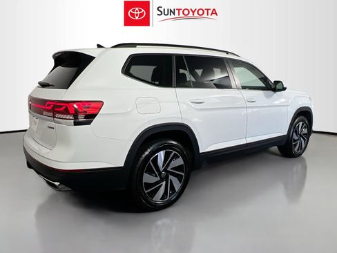 Used 2024 Volkswagen Atlas SE image 4