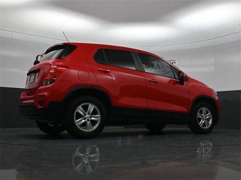 Used 2020 Chevrolet Trax LS image 28