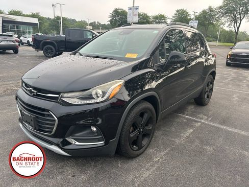 Used 2018 Chevrolet Trax Premier w/ Midnight Edition FWD image 1
