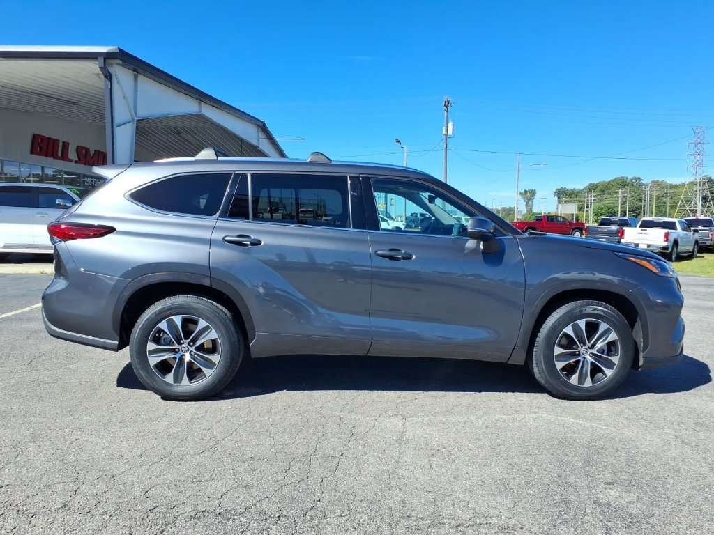 Used 2020 Toyota Highlander XLE FWD image 8
