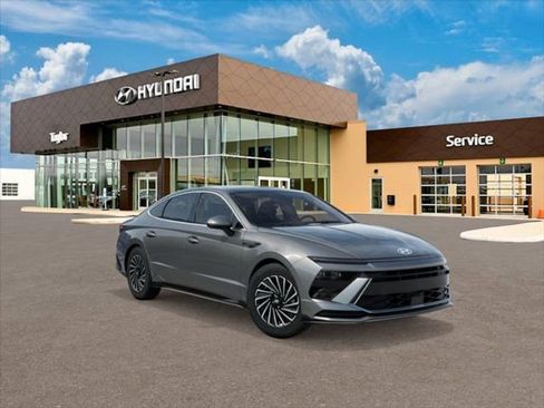 New 2026 Hyundai Sonata SEL FWD image 2