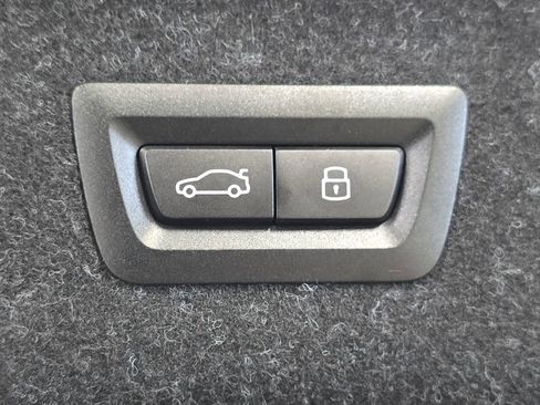 Used 2025 BMW M4 xDrive Competition w/ Carbon Package image 27