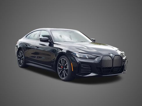 New 2026 BMW i4 xDrive40i w/ M Sport Package AWD/4WD image 3