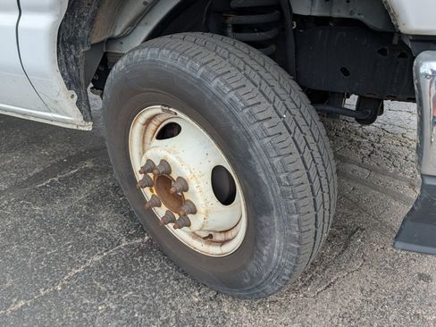 Used 2021 Ford E-450 and Econoline 450 Super Duty RWD image 17