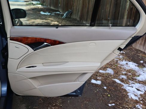 Used 2005 Mercedes-Benz E 320 4MATIC Sedan image 25