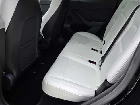 Used 2023 Tesla Model Y Performance AWD/4WD image 11