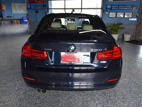 Used 2017 BMW 330i xDrive Sedan w/ Premium Package image 5