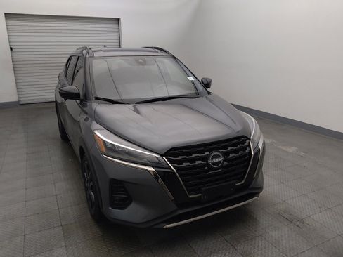 Used 2023 Nissan Kicks SR image 14