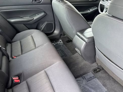 Used 2025 Nissan Altima 2.5 SV FWD image 18