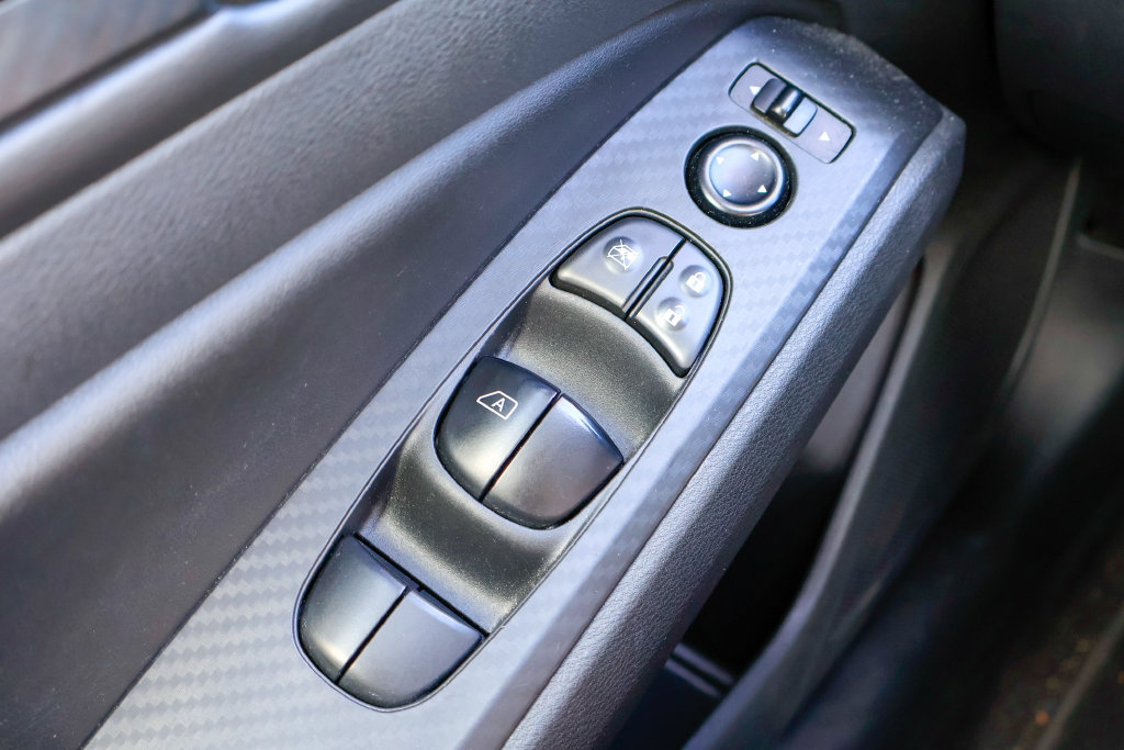 Used 2024 Nissan Altima 2.5 SV FWD image 16