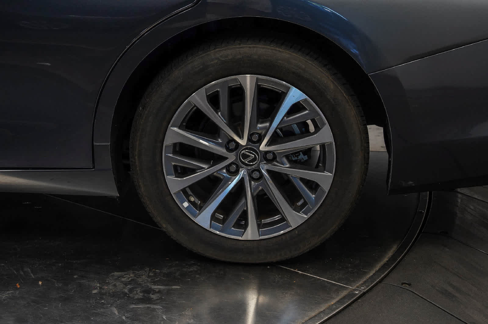 Used 2025 Lexus ES 350 w/ Accessory Package (Z2) FWD image 18