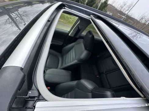 Used 2023 Toyota RAV4 XLE Premium image 6