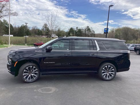New 2026 Chevrolet Suburban High Country AWD/4WD image 6