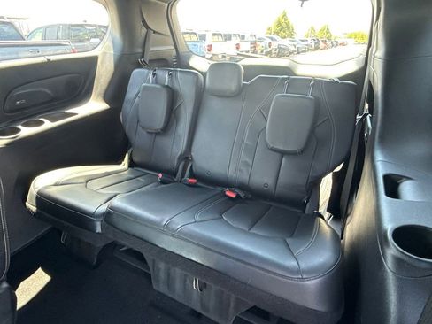 Used 2019 Chrysler Pacifica Touring-L Plus w/ Advanced Safetytec Group FWD image 18