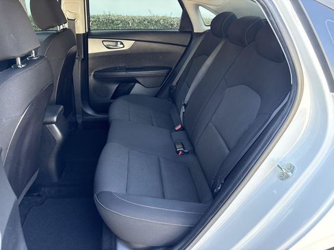 Used 2019 Kia Forte LXS FWD image 12