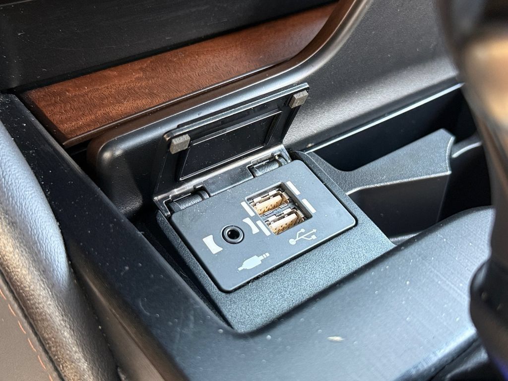 Used 2022 Lexus ES 350 Ultra Luxury w/ Accessory Package 2 FWD image 21
