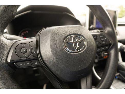 Used 2025 Toyota RAV4 XLE AWD/4WD image 29