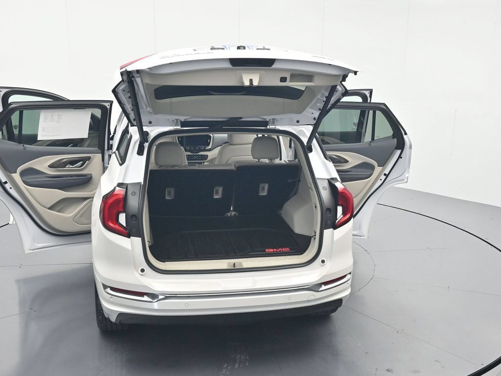 Used 2024 GMC Terrain Denali w/ Denali Premium Package AWD/4WD image 47