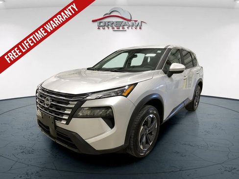 Used 2025 Nissan Rogue SV FWD image 4