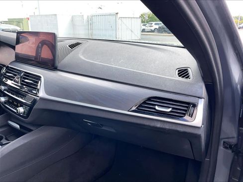 Used 2023 BMW 540i w/ M Sport Package RWD image 17