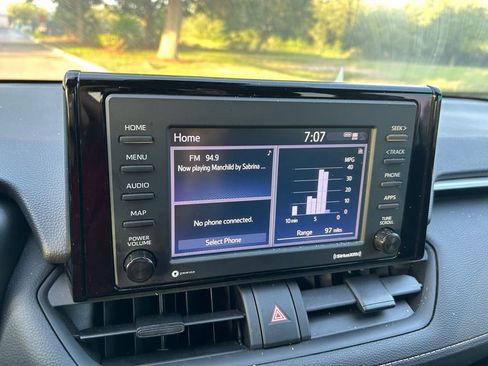 Used 2021 Toyota RAV4 XLE FWD image 25