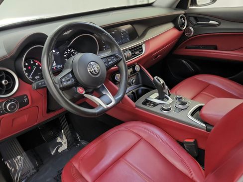 Used 2021 Alfa Romeo Stelvio Ti w/ Premium Package AWD/4WD image 16