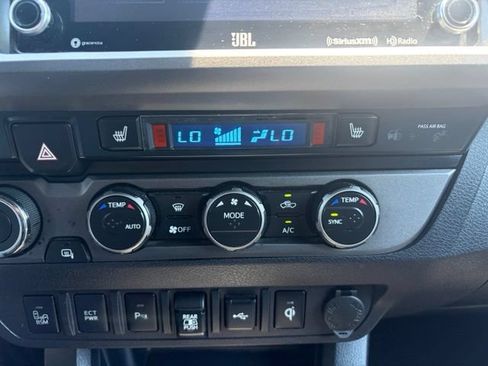 Used 2022 Toyota Tacoma TRD Sport w/ TRD Premium Sport Package AWD/4WD image 10