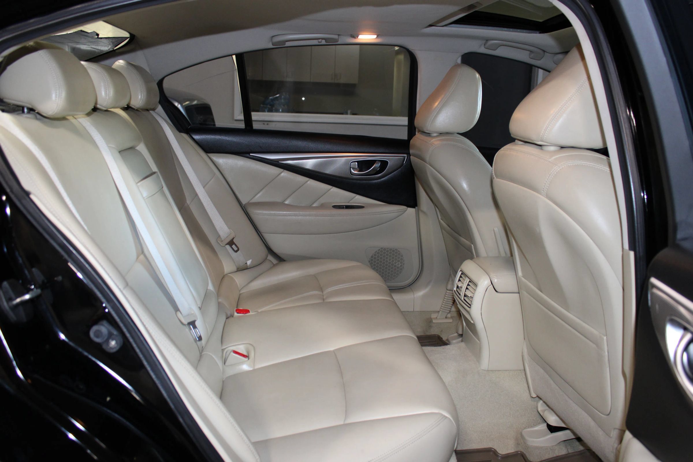 Used 2014 INFINITI Q50 Premium w/ Navigation Package AWD/4WD image 34