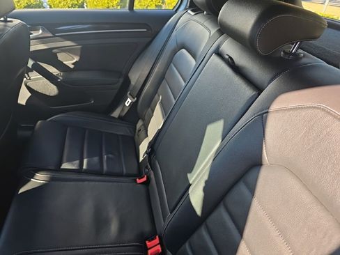 Used 2017 Volkswagen Golf R 4-Door image 17