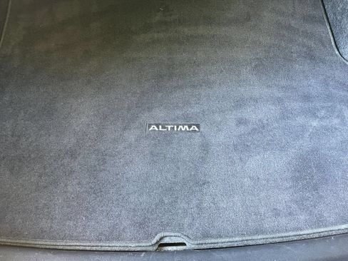Used 2025 Nissan Altima 2.5 SV FWD image 31